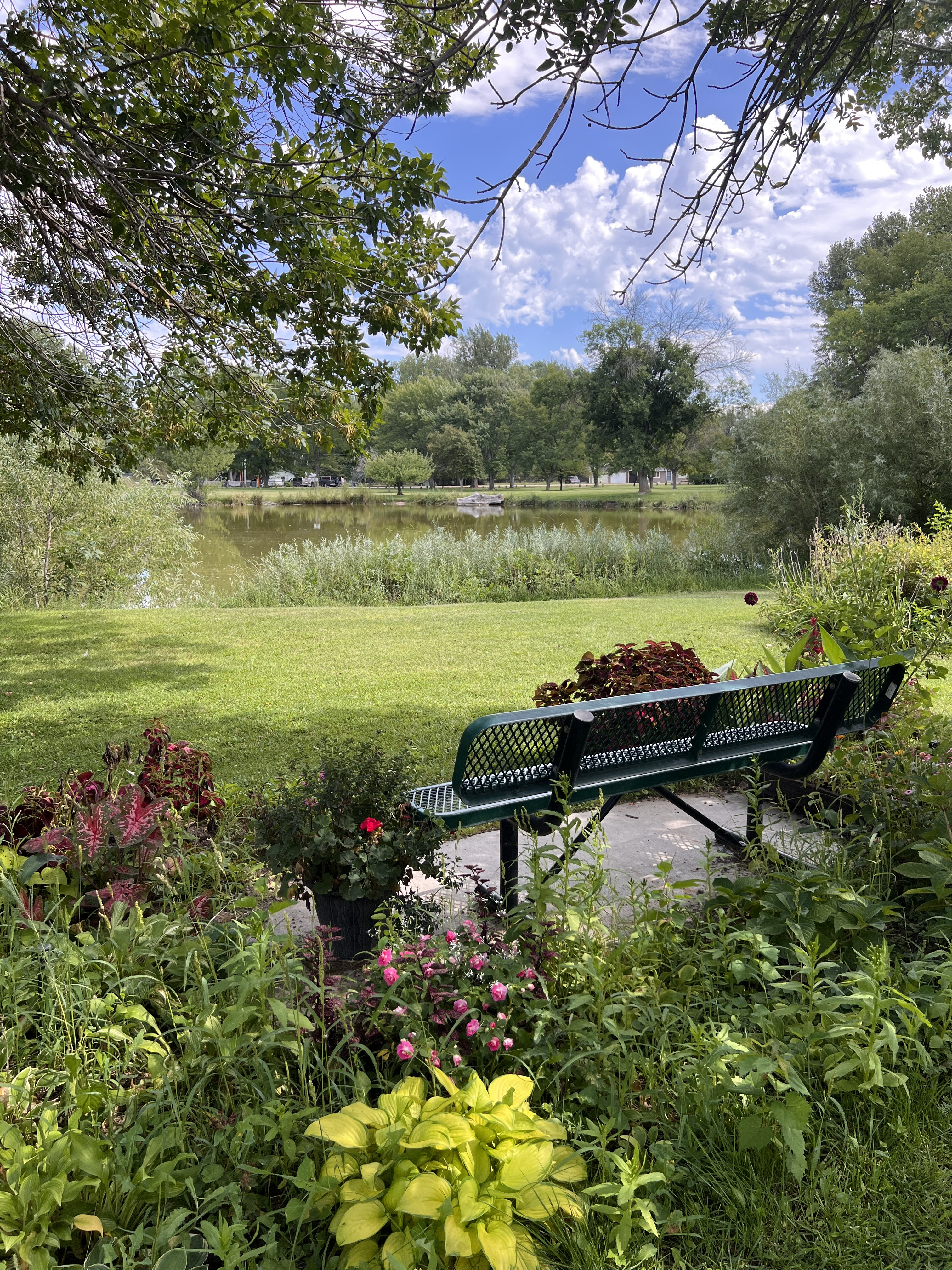 Great relaxing stop off of i-80 with lots of grounds to walk and play disk golf, horseshoes, etc.